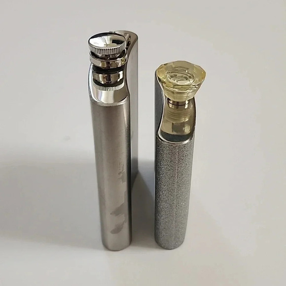 Flasks 2x Stainless Steel Flasks Never Used "like a boss 8oz & queen" Screw Tops - Picture 4 of 16